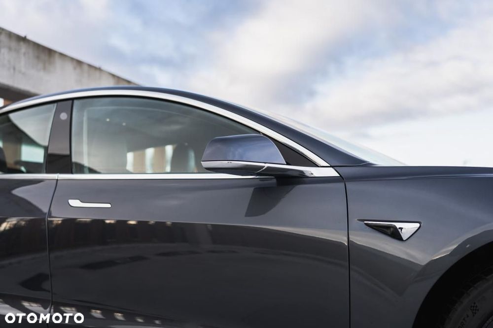 Tesla Model 3 - 14