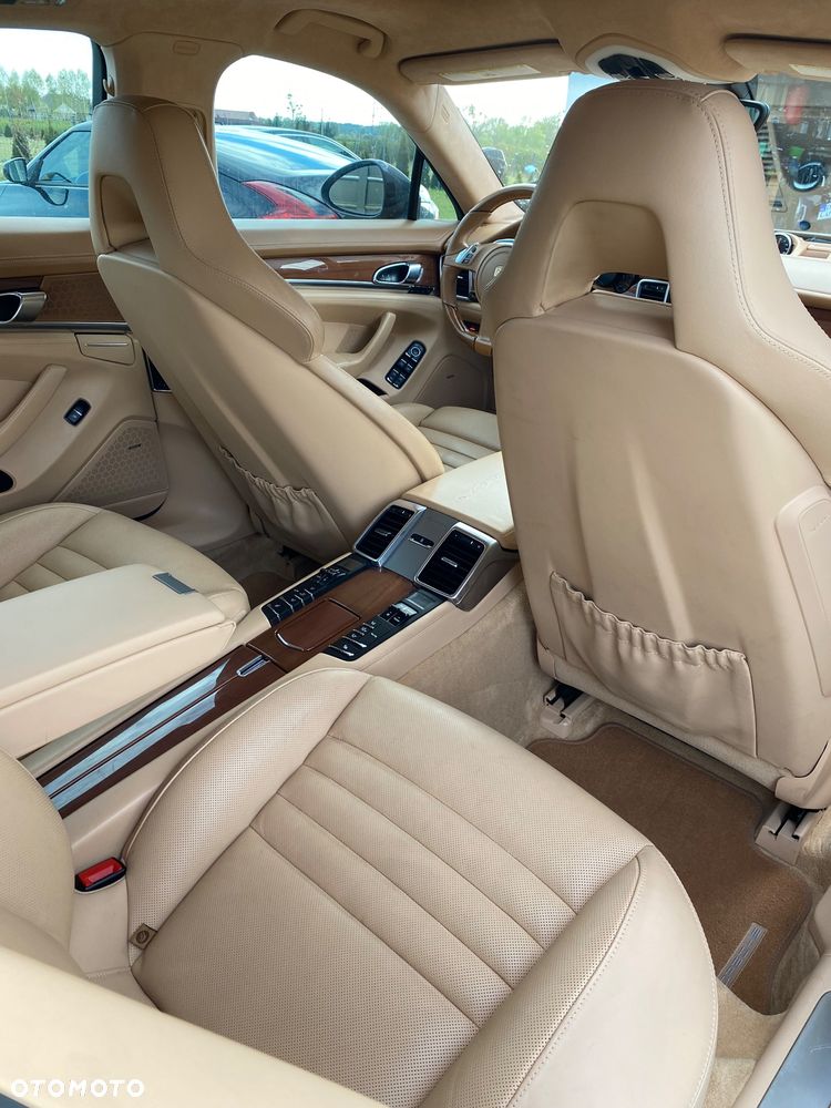 Porsche Panamera GTS - 8