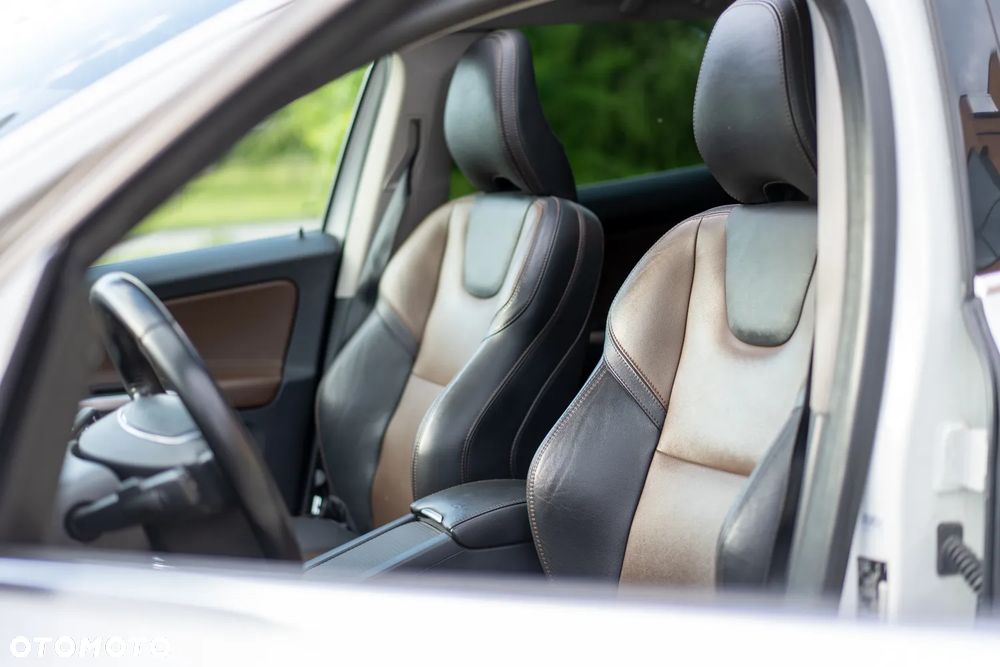 Volvo XC 60 T6 AWD Inscription - 12
