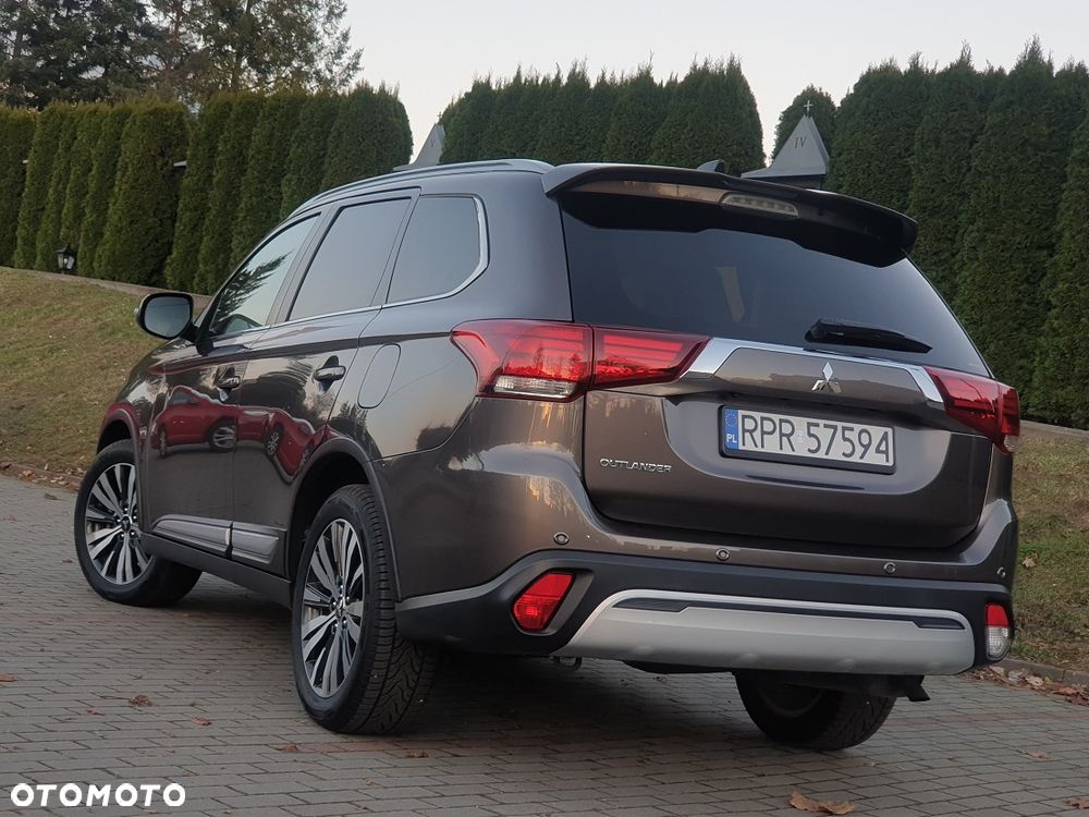 Mitsubishi Outlander 2.0 Instyle Navi 4WD CVT - 9