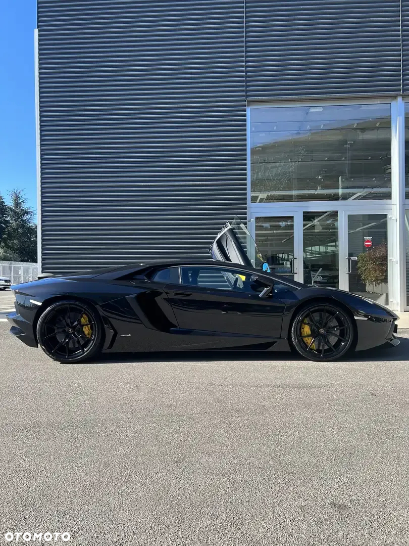 Lamborghini Aventador LP700-4 - 2