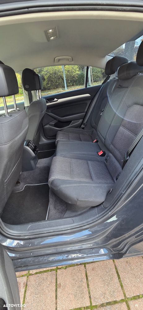 Volkswagen Passat - 16