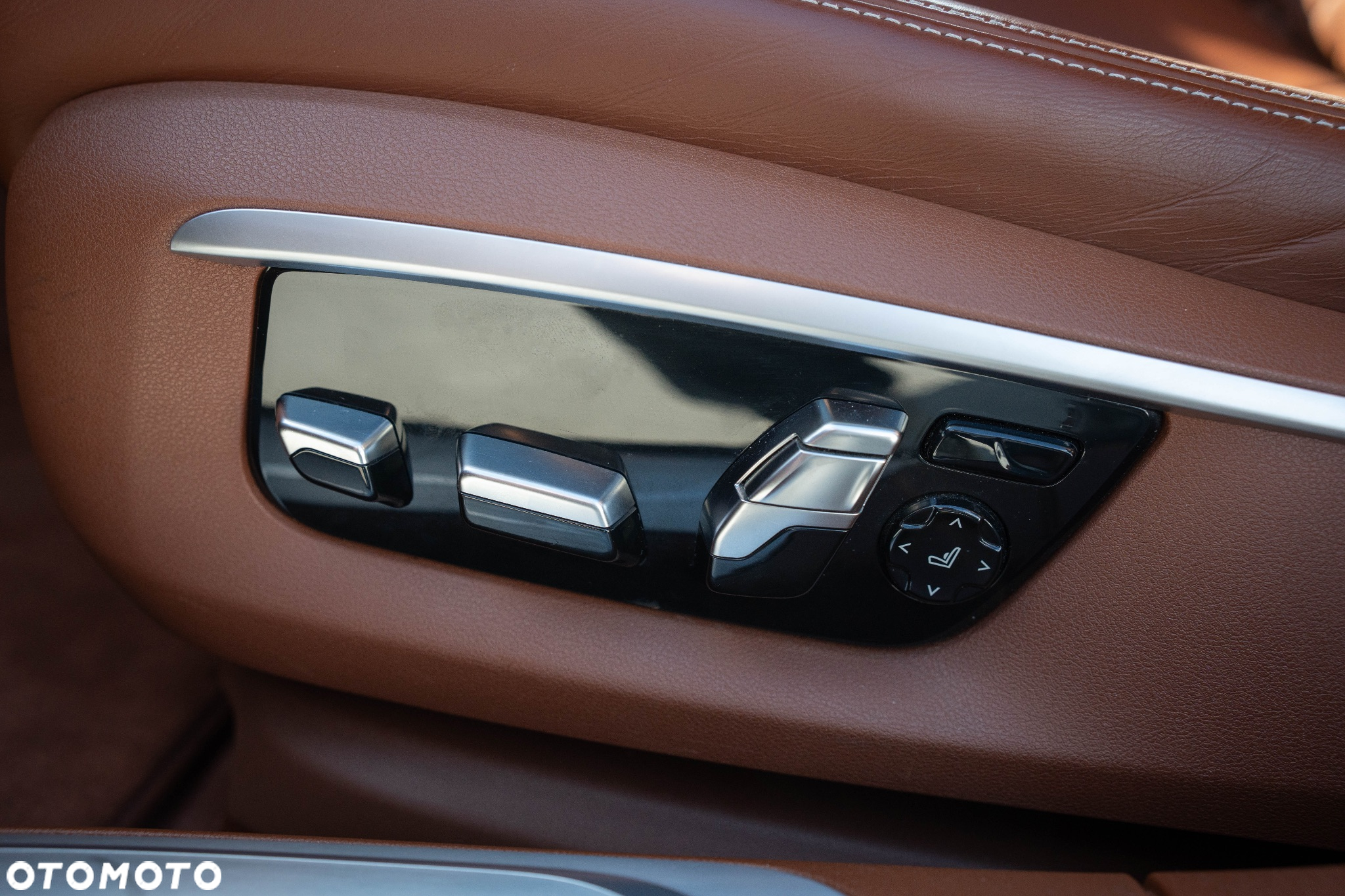 BMW Seria 7 750Li xDrive - 9