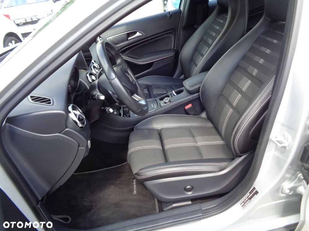 Mercedes-Benz GLA 180 7G-DCT Activity Edition - 9