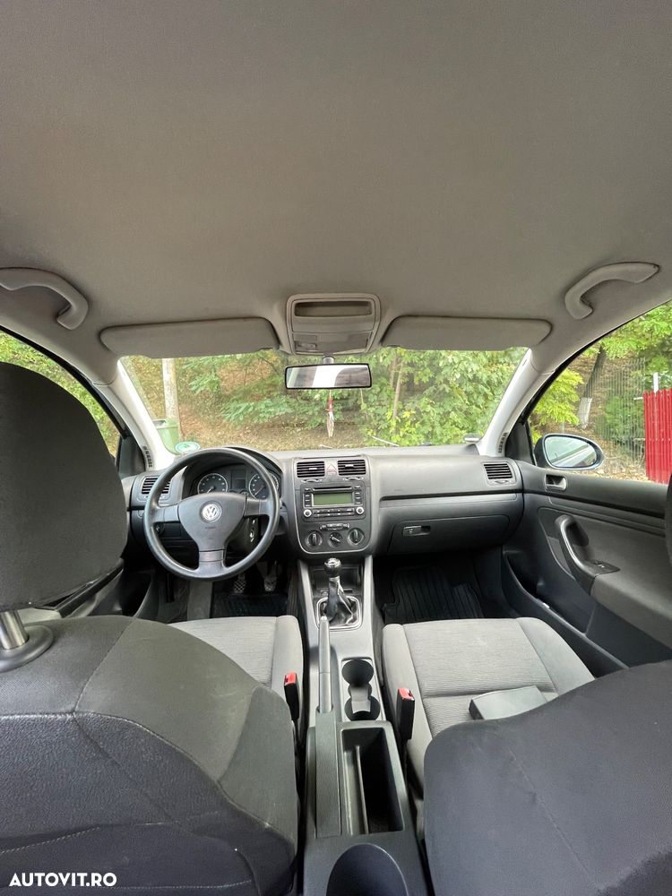Volkswagen Golf - 11