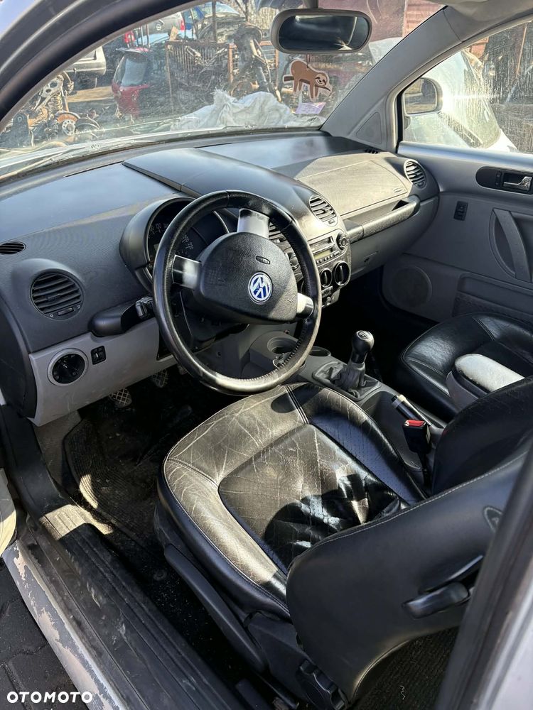 VOLKSWAGEN NEW BEETLE - 5