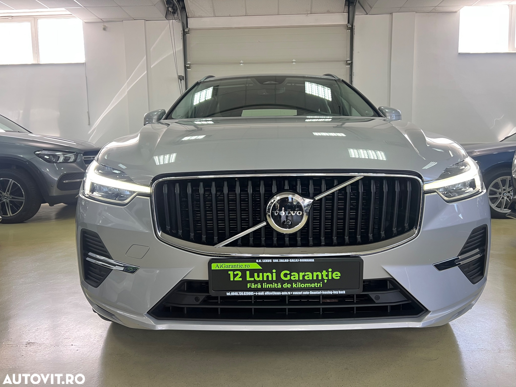 Volvo XC 60 B4 D AWD Geartronic Momentum Pro - 2