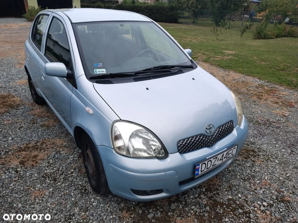 Toyota Yaris 1.0 Base - 1