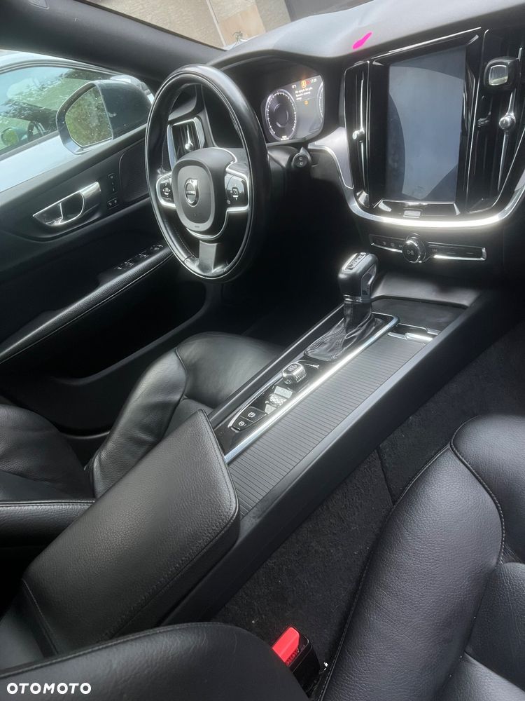 Volvo V60 T5 AWD Momentum - 8
