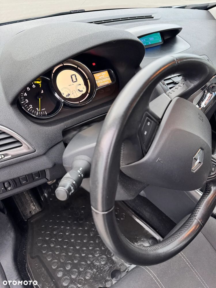 Renault Megane 1.2 16V TCe Energy Life EU6 - 9