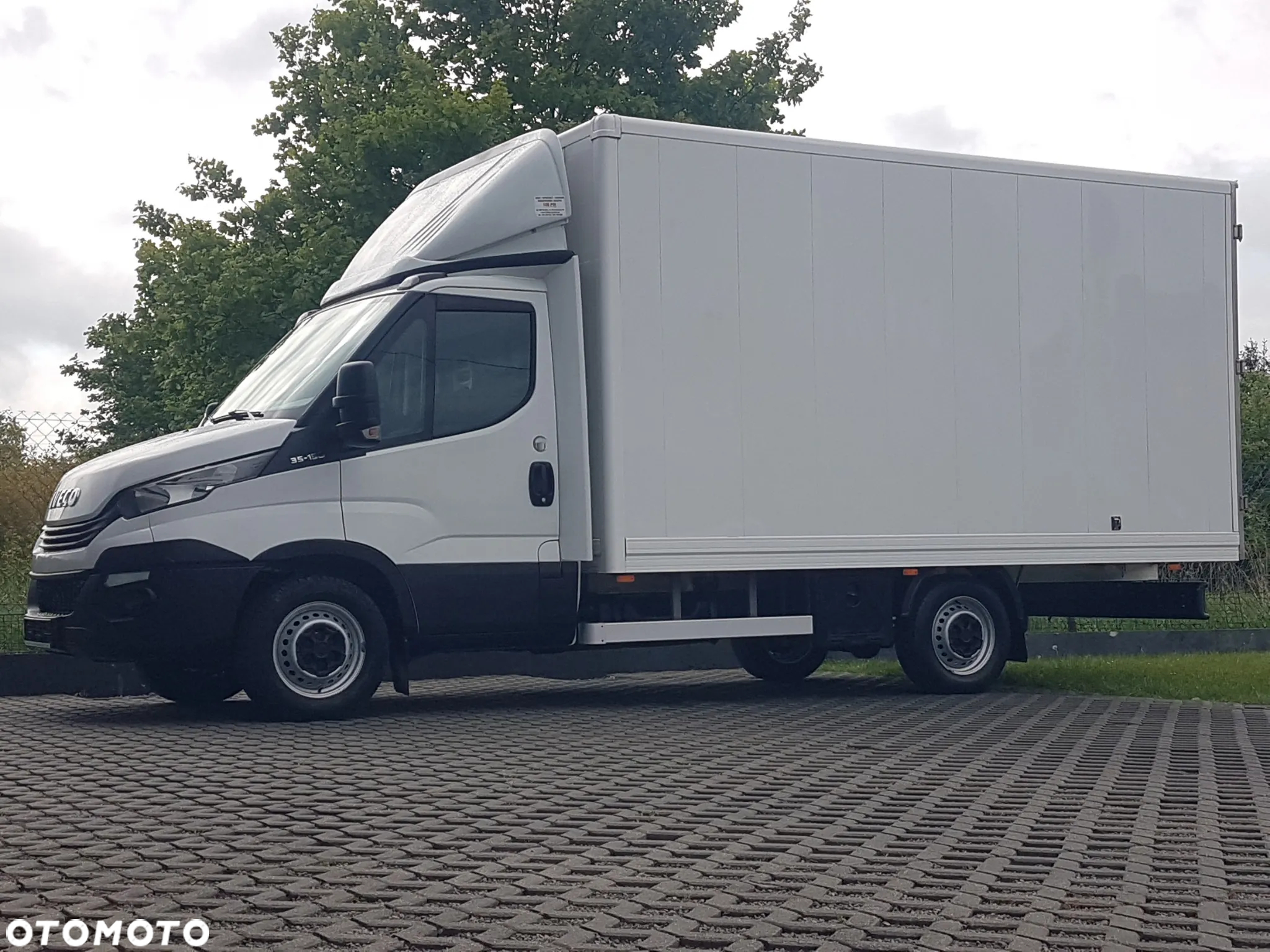 Iveco DAILY 3,0 KLIMA 8EP KONTENER 4,22x2,10x2,11 AC KRAJOWY DMC 3500 KG 35S15 - 33
