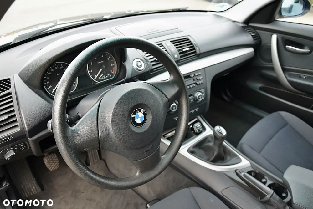 BMW Seria 1 116i - 28