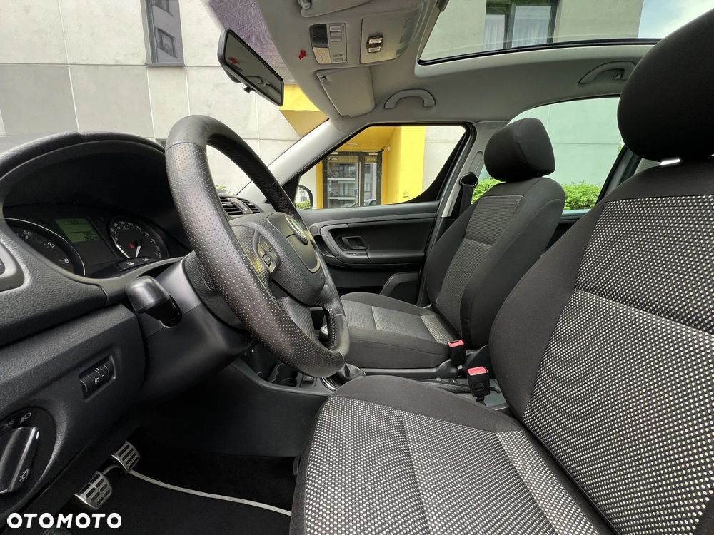 Skoda Roomster 1.4 16V Scout - 9