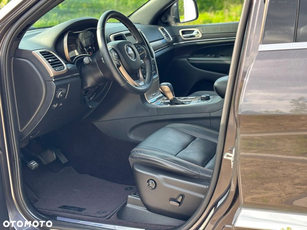 Jeep Grand Cherokee - 17