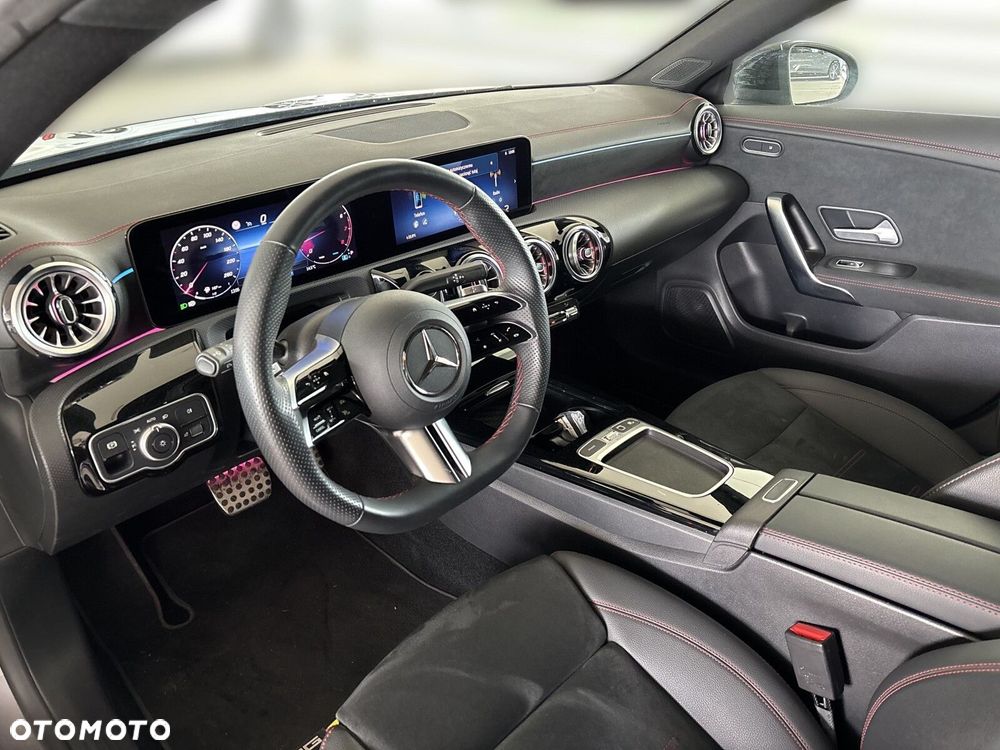 Mercedes-Benz CLA - 16