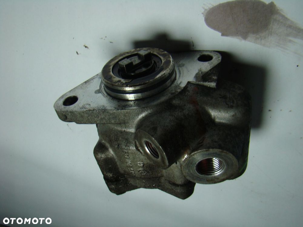 pompa wspomagania iveco daily 2.3 euro 5 504088697 7682955133 - 4