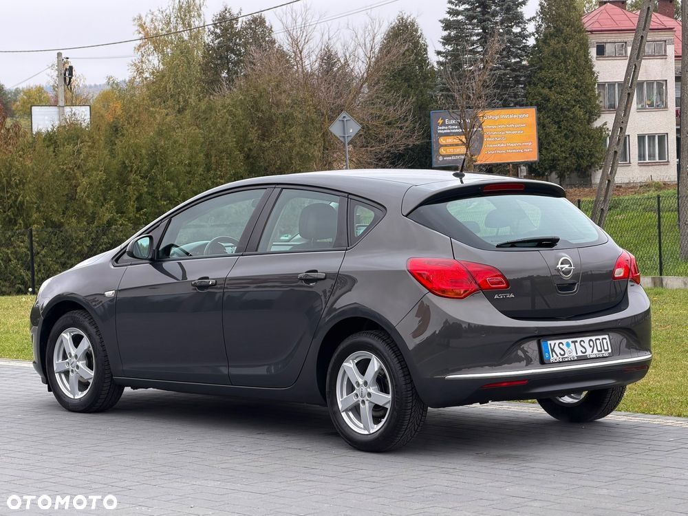 Opel Astra 2015