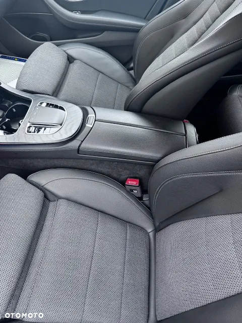 Mercedes-Benz Klasa E 220 d Exclusive - 3