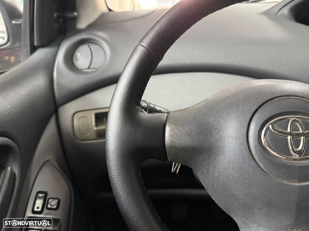 Toyota Yaris 1.0 Sol - 22