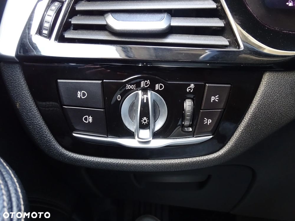 BMW Seria 5 520d - 31