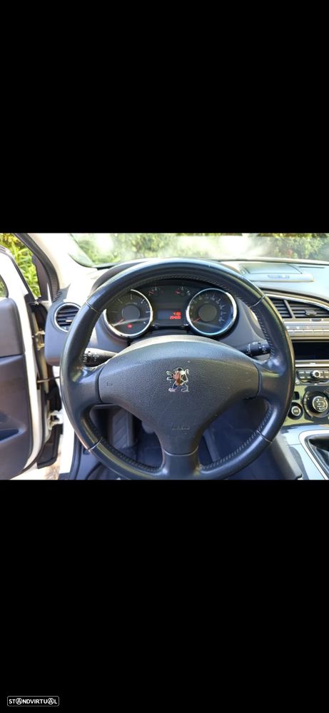 Peugeot 5008 1.6 HDi 7L Allure - 13