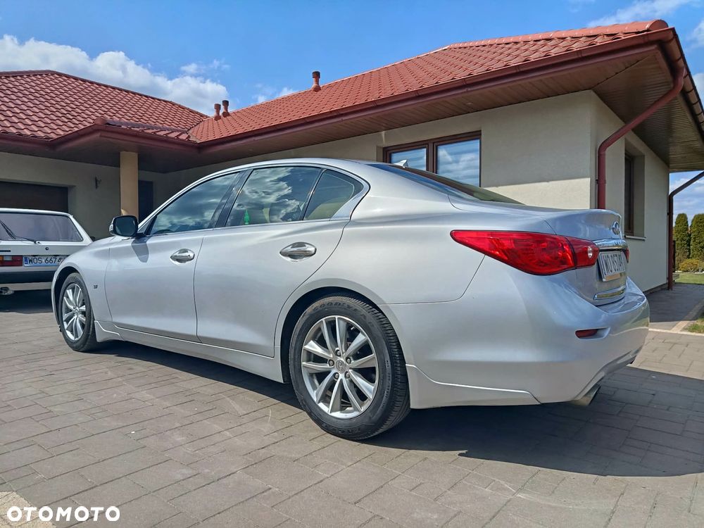 Infiniti Q50 - 2