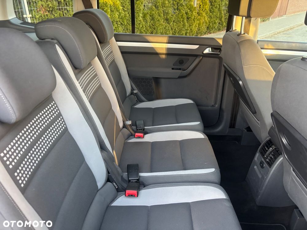 Volkswagen Touran 1.4 TGI BlueMotion Comfortline - 16