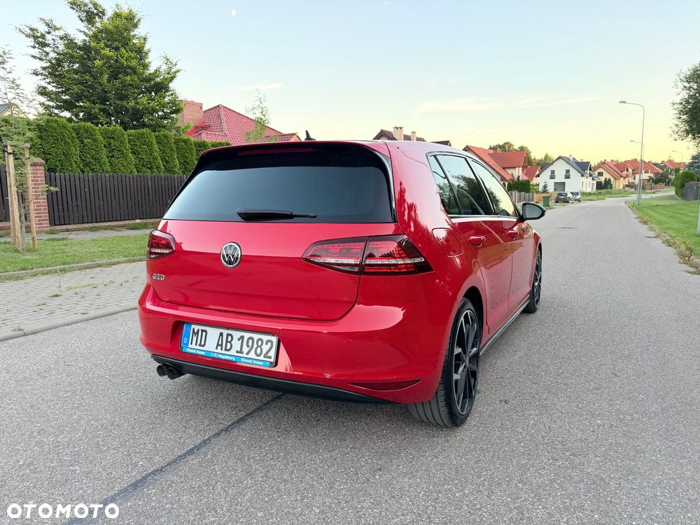 Volkswagen Golf - 18