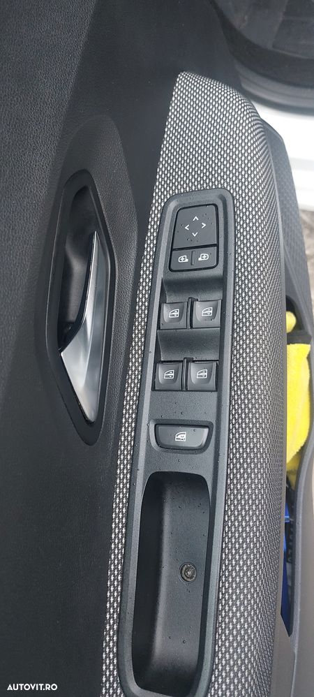 Dacia Logan TCe 90 CVT Comfort - 8