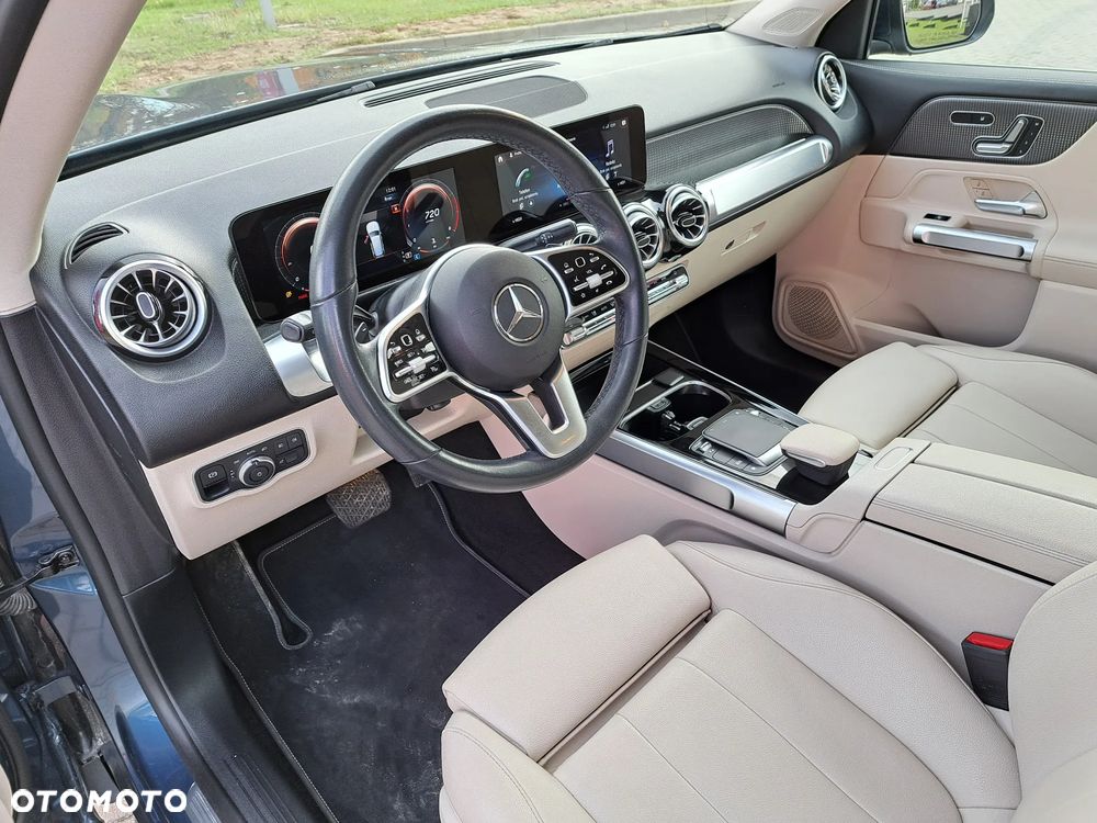 Mercedes-Benz GLB - 15