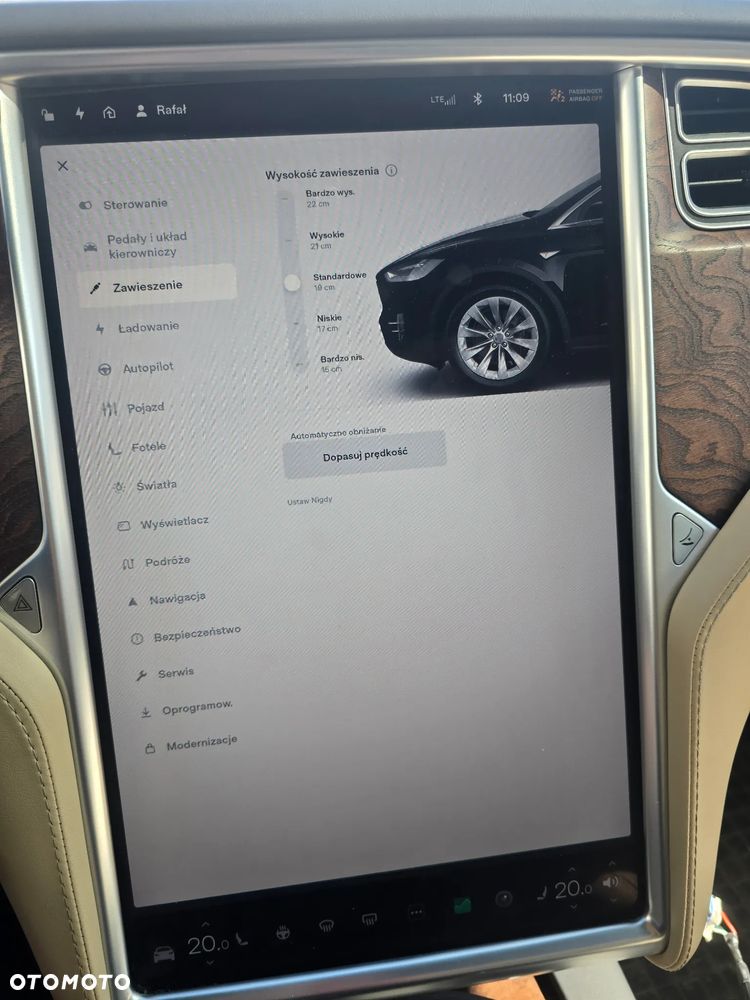 Tesla Model X - 33