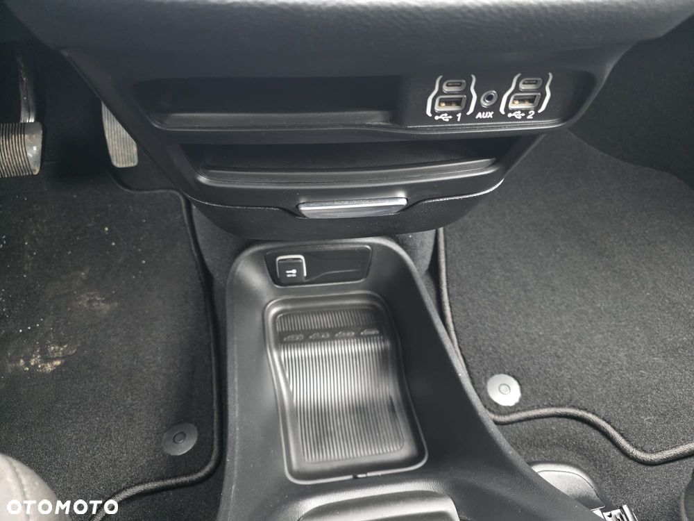 Chrysler Pacifica - 17