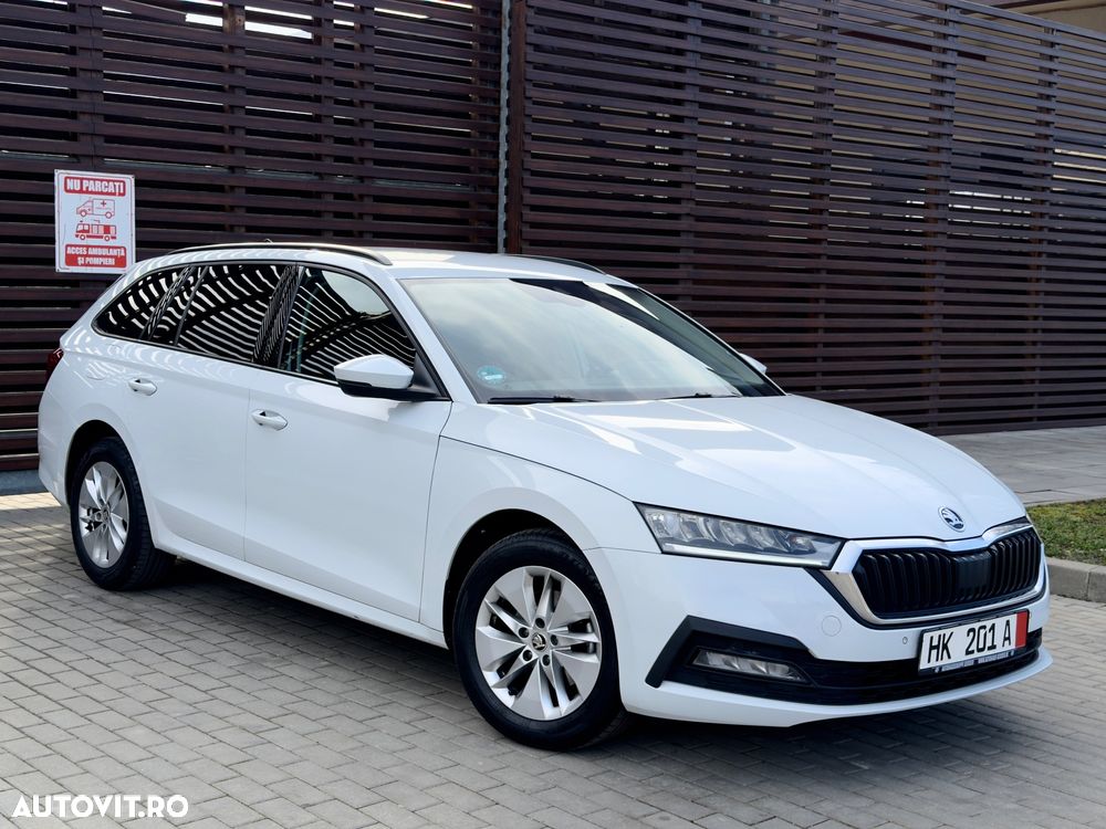 Skoda Octavia 2.0 TDI DSG First Edition - 1