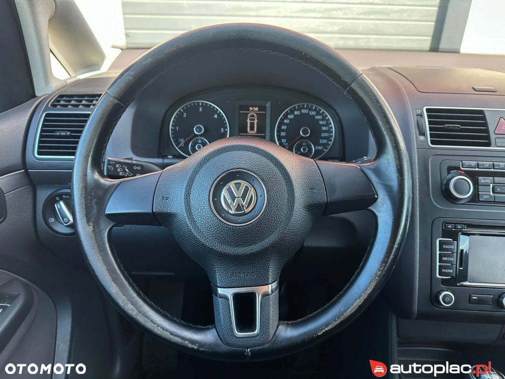 Volkswagen Touran - 38
