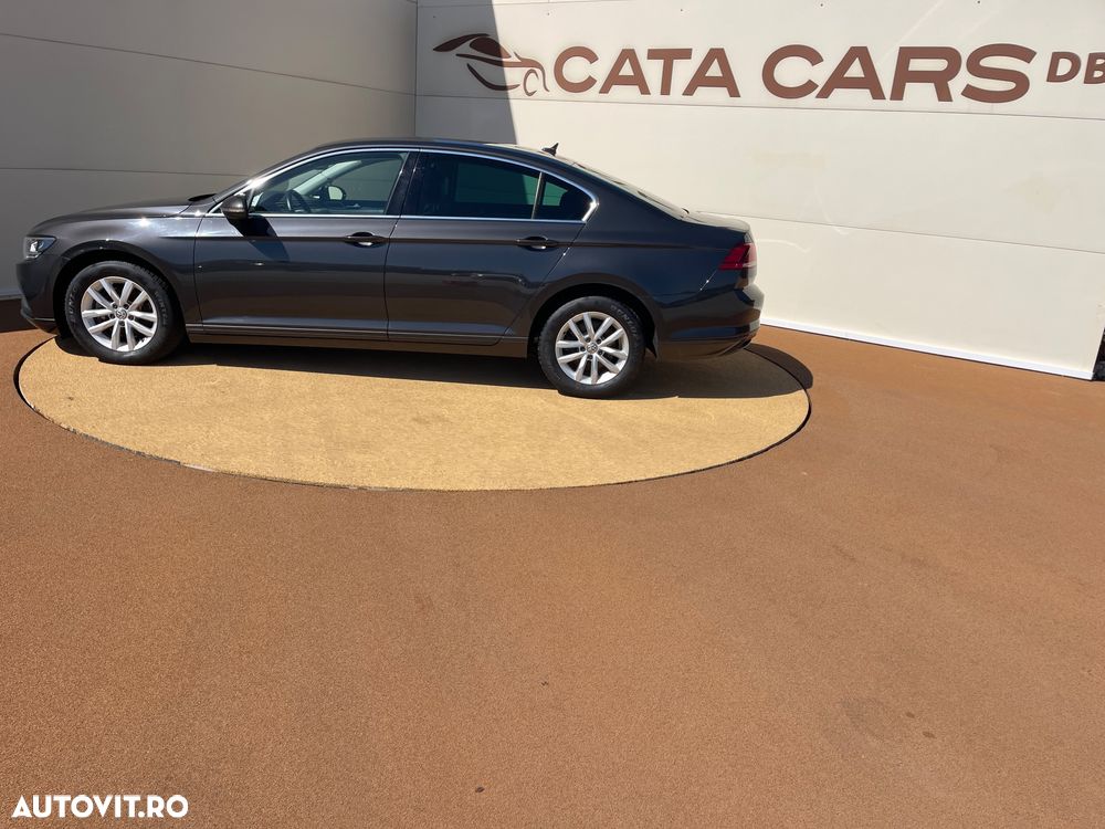 Volkswagen Passat - 8