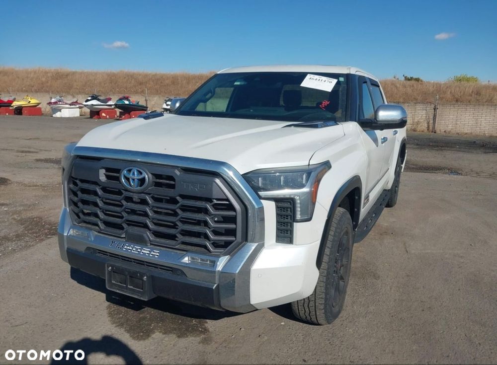 Toyota Tundra - 4