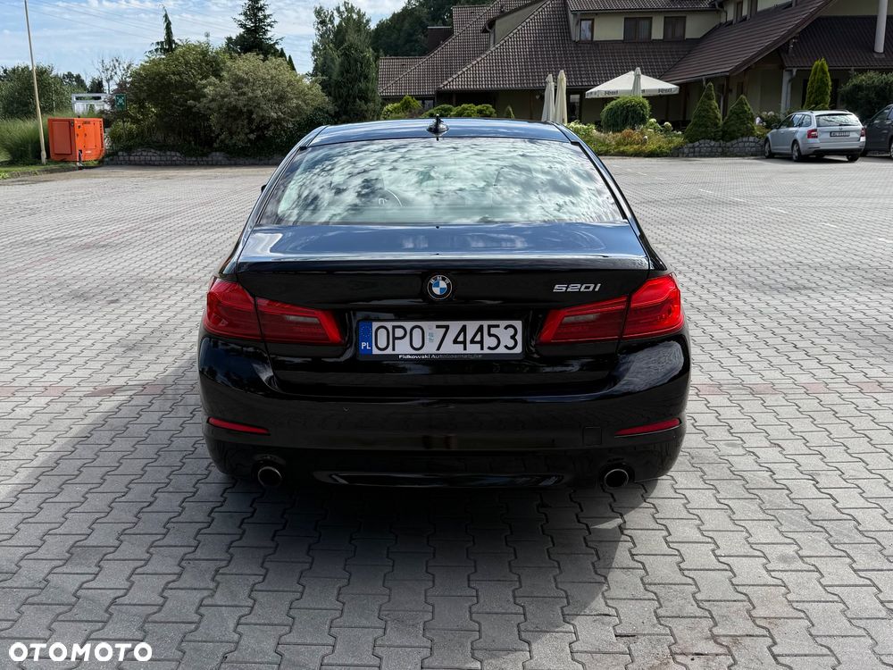 BMW Seria 5 520i - 7