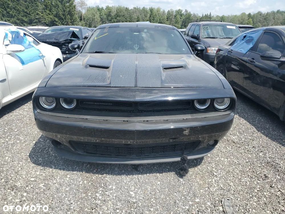 Dodge Challenger - 5