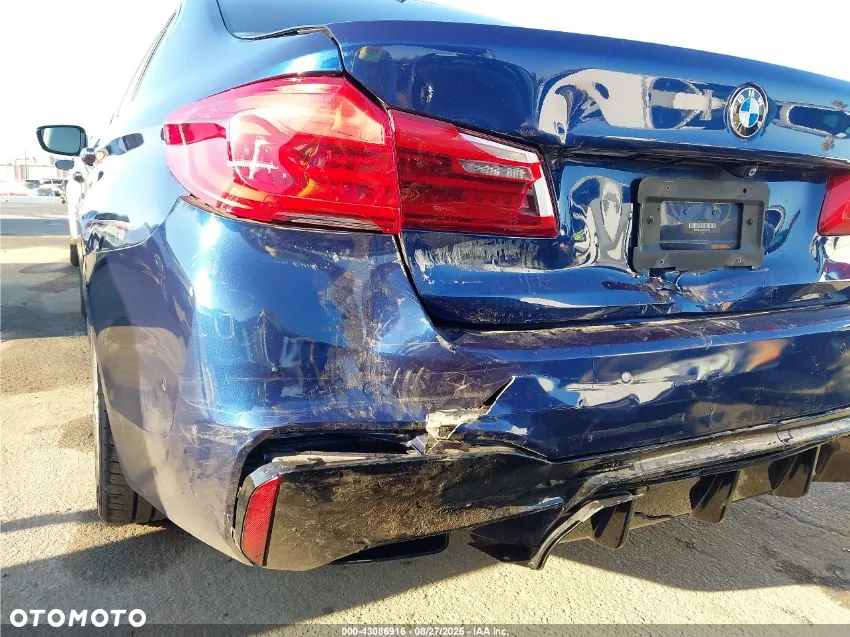 BMW Seria 5 540i xDrive - 14