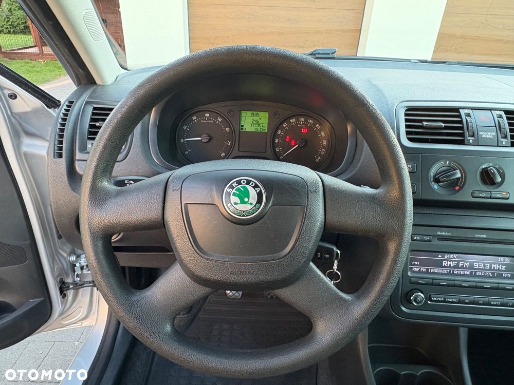 Skoda Fabia 1.2 HTP Ambiente - 23