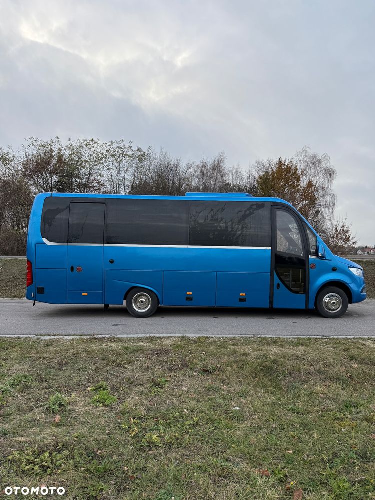 Mercedes-Benz Sprinter 519 - 12