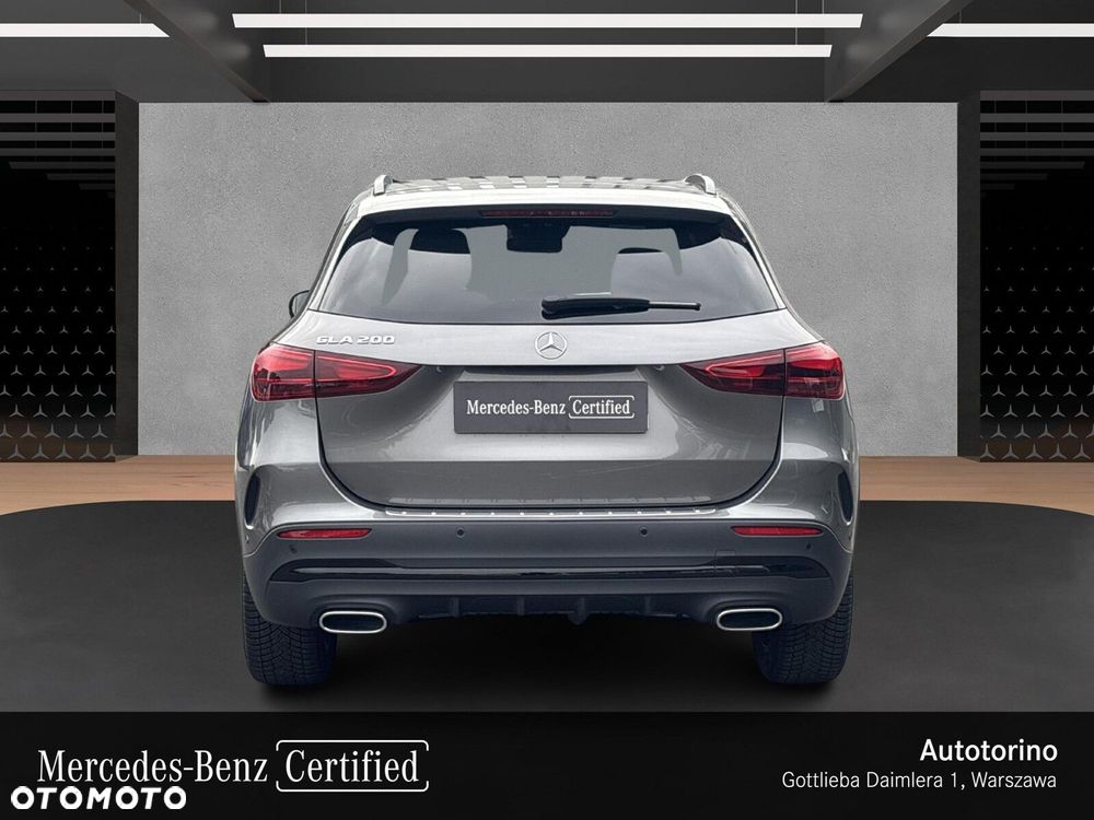 Mercedes-Benz GLA - 4