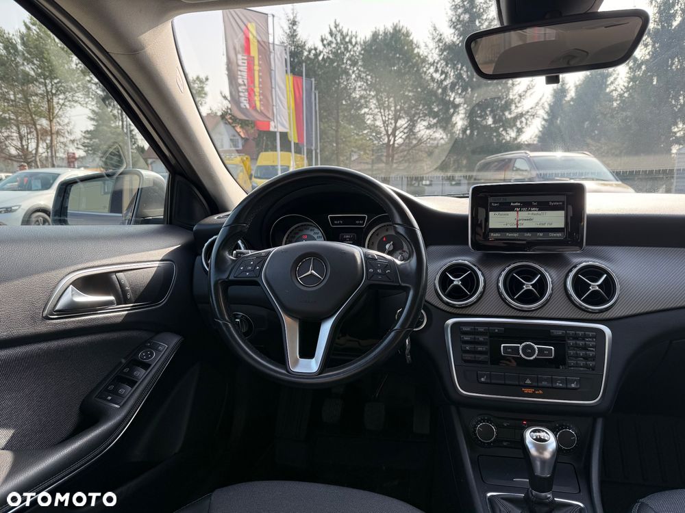 Mercedes-Benz GLA - 14