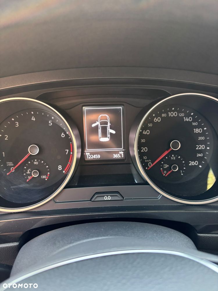 Volkswagen Tiguan - 19