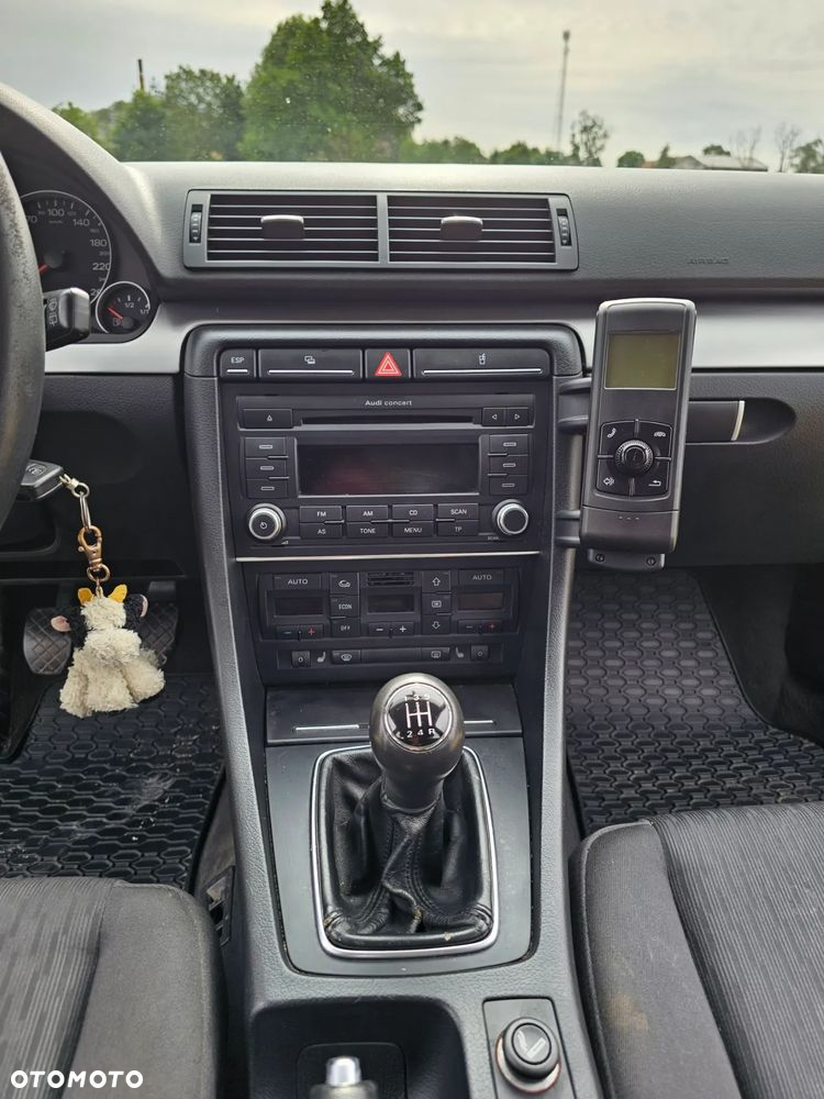 Audi A4 Avant - 10