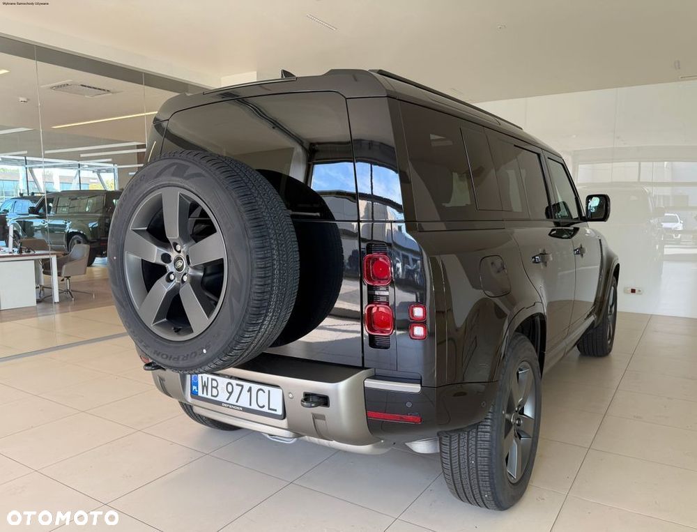 Land Rover Defender - 8