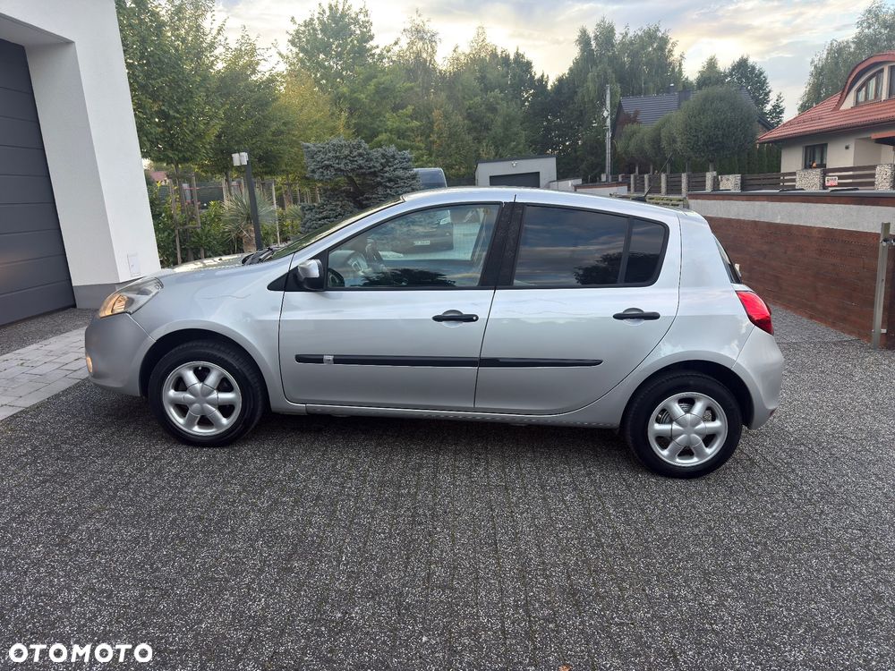 Renault Clio 1.2 16V All Inclusive - 5