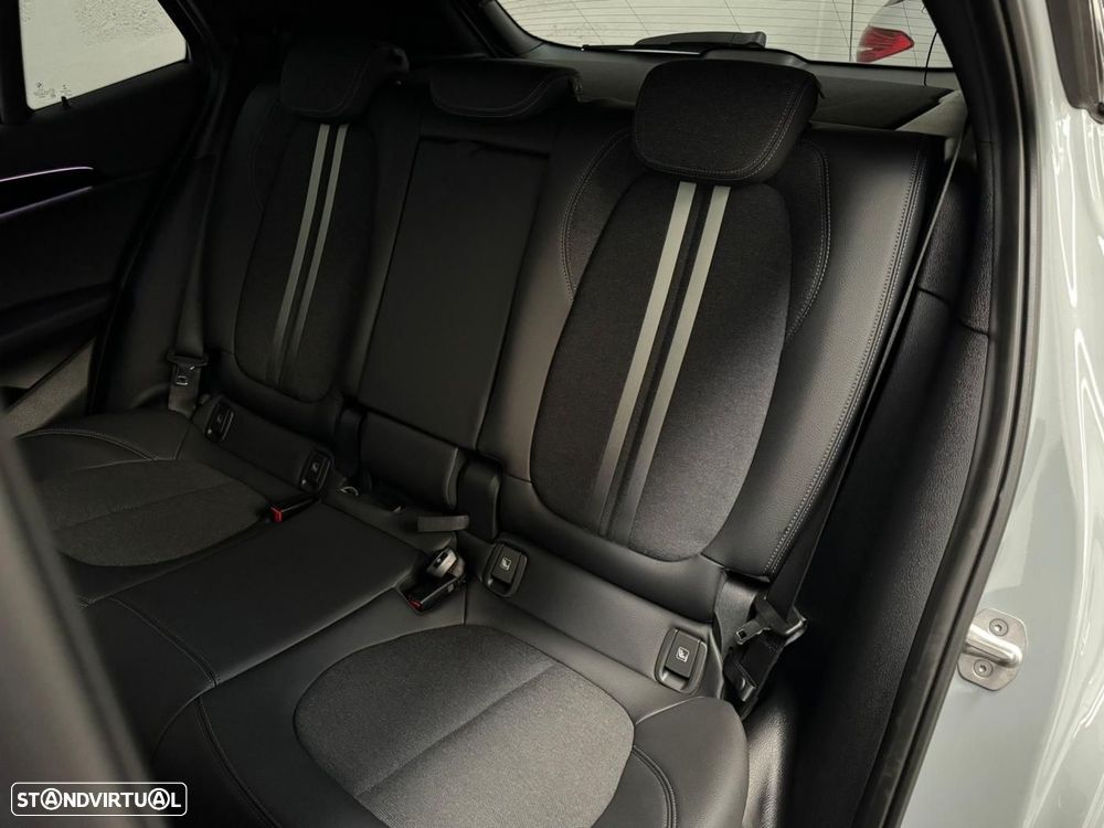 BMW X2 25 e xDrive Pack M - 37