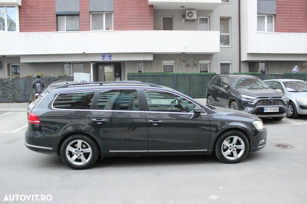 Volkswagen Passat 2.0 TDI DPF Blue TDI DSG Comfortline - 21