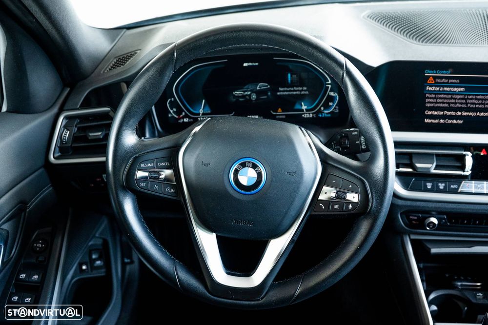 BMW 320 - 13